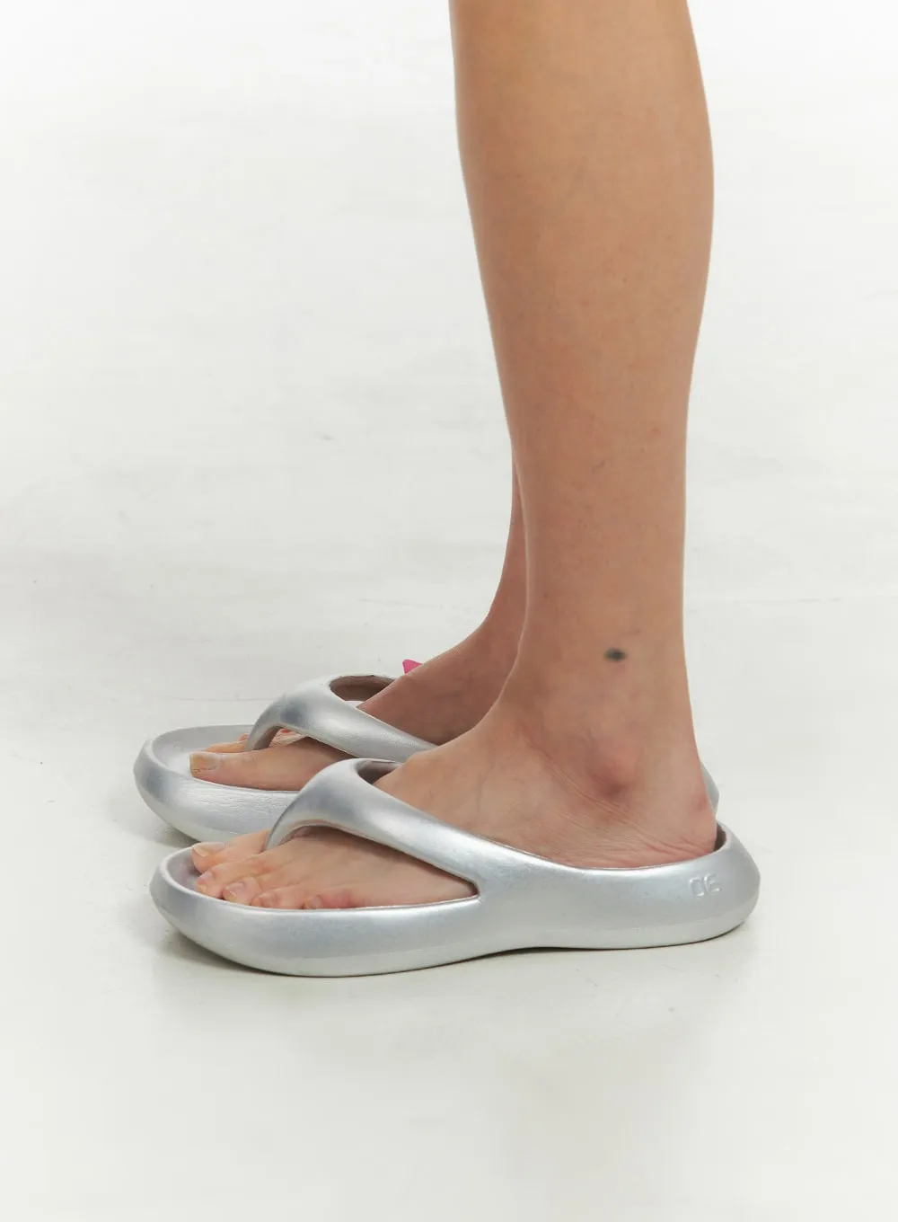 Basic Slippers CU417