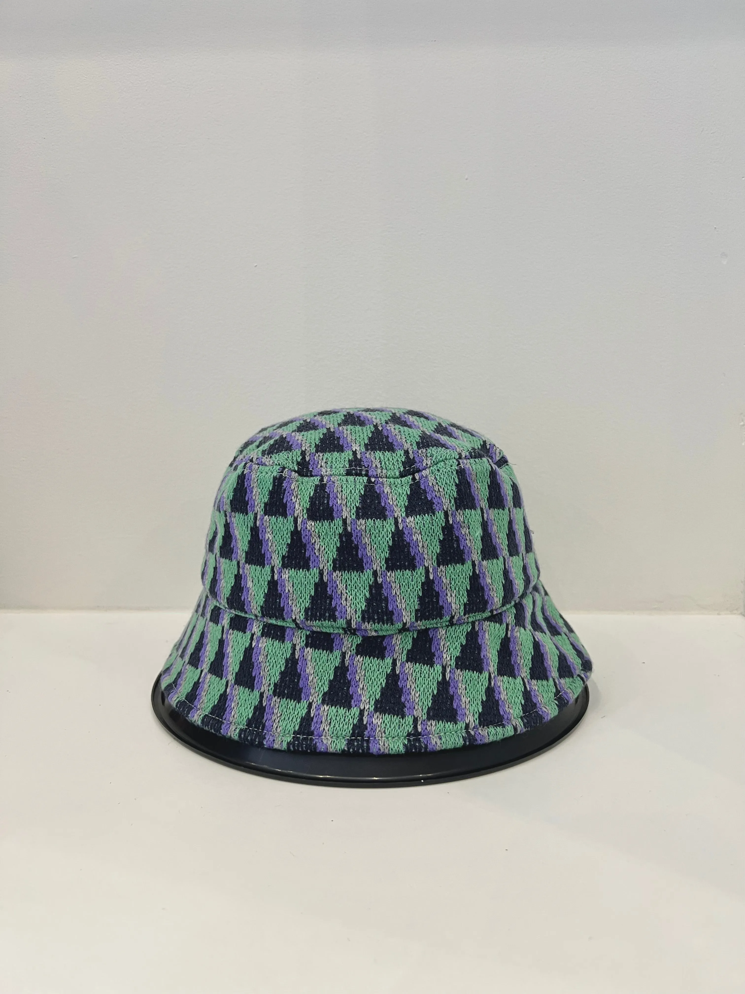 ZIGZAG Printed bucket hat